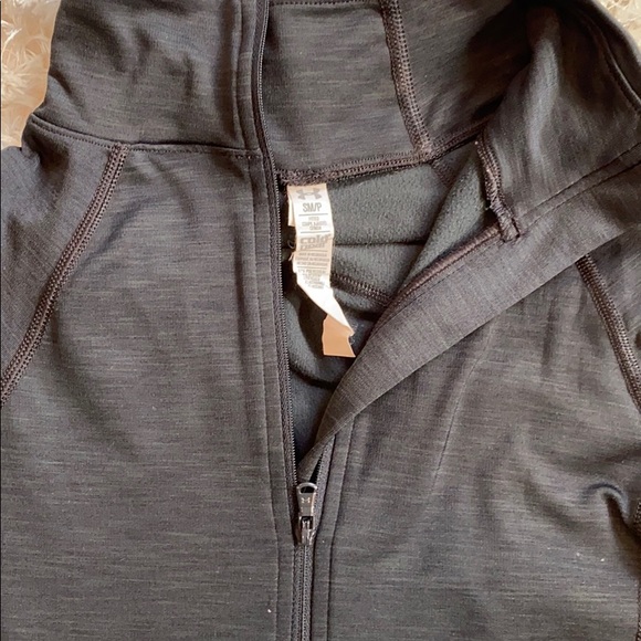 UNDER ARMOUR cold gear zip up - Picture 4 of 6